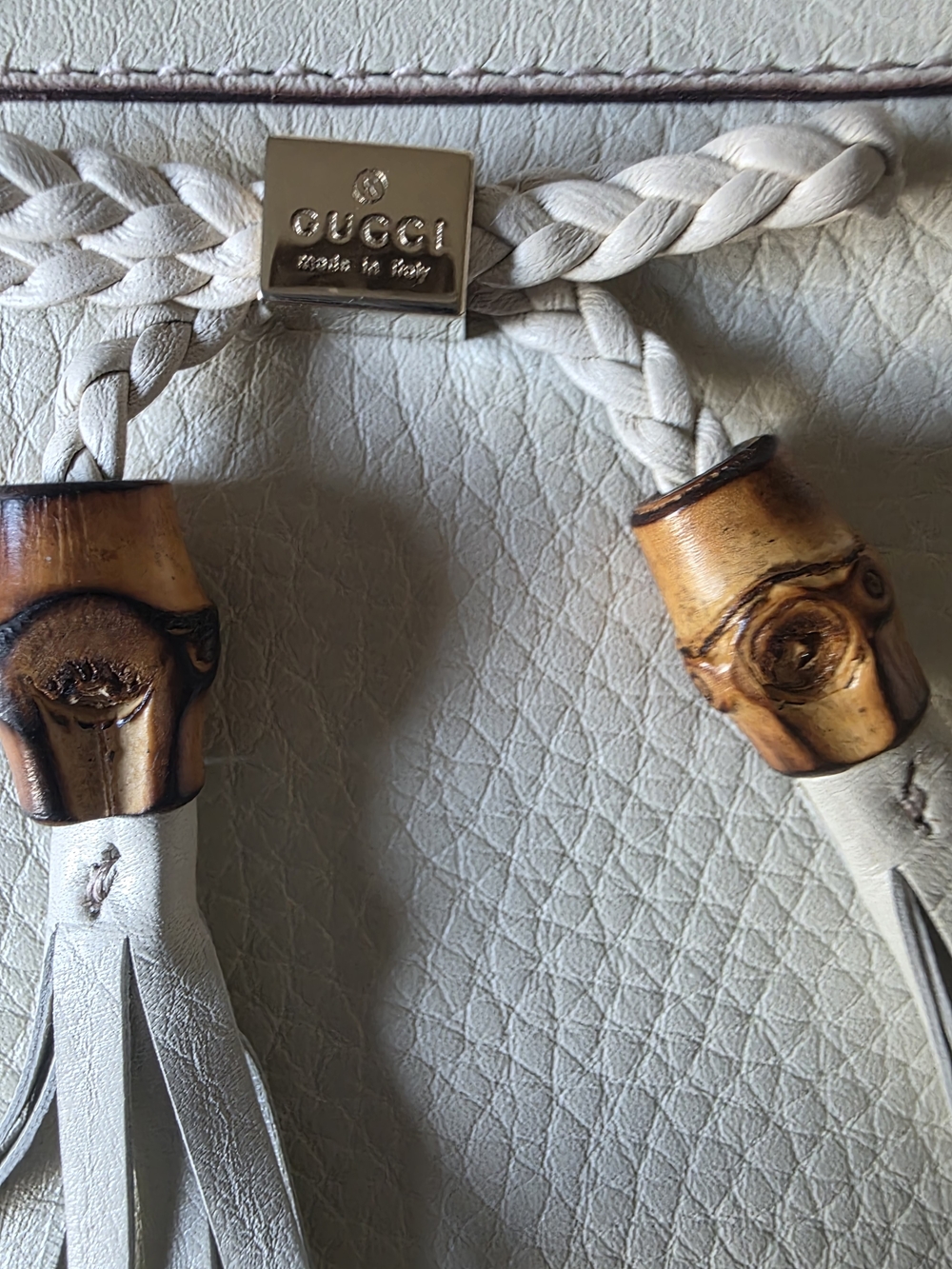 Gucci Cream Leather Zip Wallet with Bamboo Tassel Detail - Picture 3 of 11